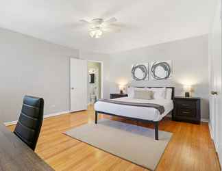 Lainnya 2 2BR Modern & Comfy Apt in Rogers Park