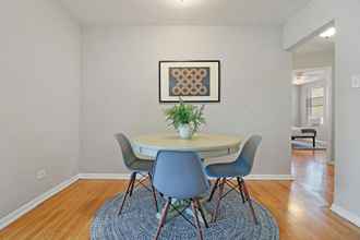 Lainnya 4 2BR Modern & Comfy Apt in Rogers Park