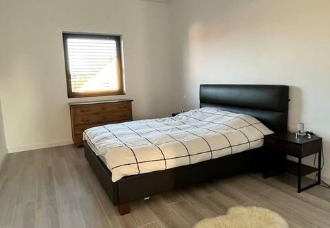 Others House - Sleeps 8 - Pets Ok - Garden - Parking