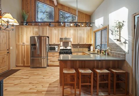 Others 14 Mt Hood Lane 3 Bedroom Home by RedAwning