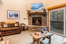 Lainnya Snow Flower 156 2 Bedroom Condo by RedAwning