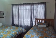 Others 3 Immaculate 2-bed Garden Cottage in Beaufort West