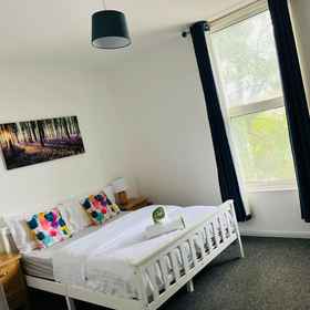 Primary image1Stunning 2-bed House in Chatham,St. Mary Hoo飯店