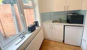 Lainnya 3 Twin Studio Flat in Sutton - Ground Floor