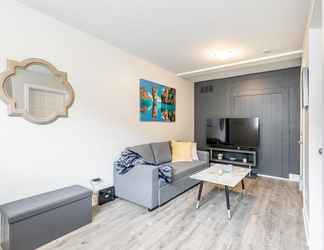 Lain-lain 2 Cozy 1BR Boutique Apt - Within DT Hamilton