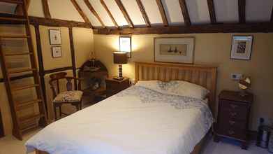 Others 4 Charming 17th Century 2-bed Cottage in Medmenham