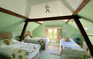 Lain-lain 3 Spacious 5-bed Stable Conversion in Wiltshire