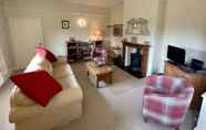 Lain-lain 4 Spacious 5-bed Stable Conversion in Wiltshire