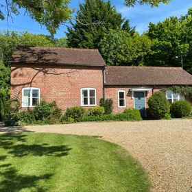 Primary image 1 ステーブル・コテージ・ピースフル・スタニング・リトリート・ニア・バス, シーグリー ホテル