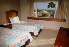 Lainnya 6 Spectacular 2 Bedroom Condo on Sandy Beach at Las Palmas Resort B-204 2 Condo by Redawning