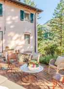 Room Villa Birdsong in Camaiore