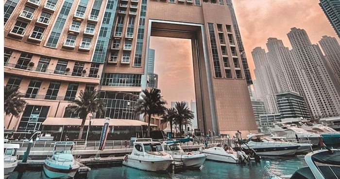 Others Address Dubai Marina Residences