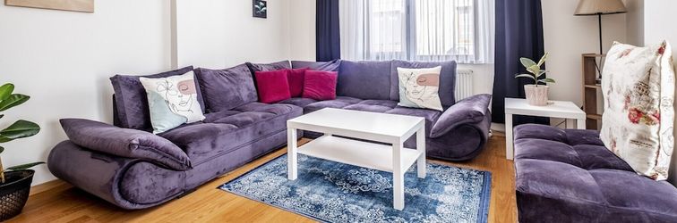 기타 Flat in Maltepe With Balcony Near Shopping Malls