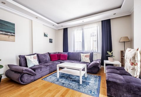 기타 Flat in Maltepe With Balcony Near Shopping Malls