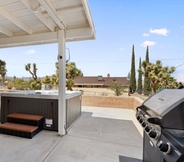 Others 4 Desert Quail Retreat - Hot Tub, Fire Pit And Bbq! 3 Bedroom Home by Redawning