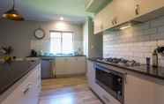 Lain-lain 3 Spacious 4 Bedroom Family Home With Patio and BBQ