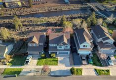 Others 7 Ponderosa Pines by Avantstay Gorgeous Deck, 10 Mins From Central Bend Family Friendly,