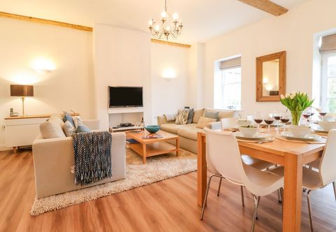 Others Feathers, Blythburgh