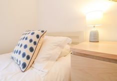 Others 6 Feathers, Blythburgh