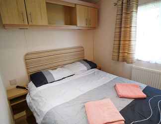 Others 2 pet Stay Free Heacham 3 Bedroom van With Decking