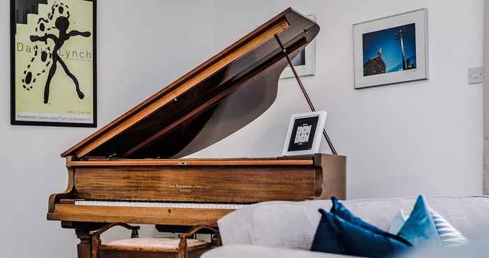 Khác Central Musician s Apartment With Grand Piano