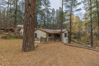 Khác 4 Hart Cabin