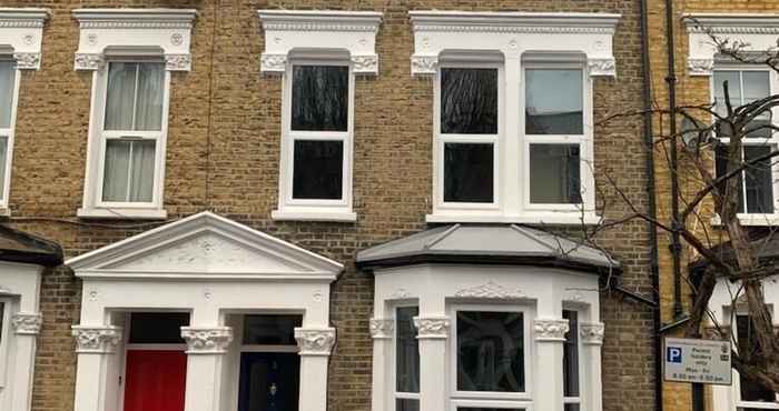 Others Very Large and Splendid Terrace House in London