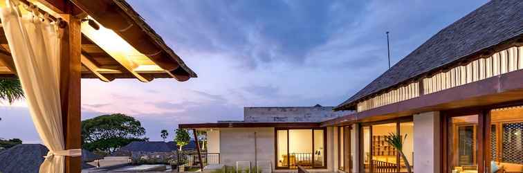 Lainnya Charming Oceanfront 3 Br Villa in Seminyak