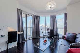 Others 4 Downtown Toronto 2 Bedroom 2 Bath Suite Near Business District, U of T, Hospital