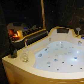 Imej utama1Room With Jacuzzi, Vacation Spa House With Turkish Bath,埃雷迪亚省飯店