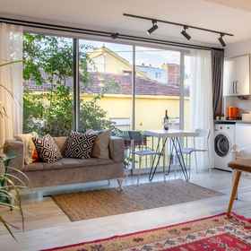Primary image 1 Invigorating Studio Flat Near Kordon in Alsancak, 科纳克 酒店