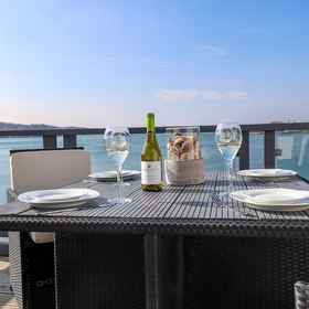 Primary image 1 White Sails, Pistyll Hotels