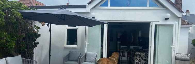 Others Pet Friendly, Unique 4-bed Bungalow in Porthcawl