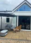 ภาพหลัก Pet Friendly, Unique 4-bed Bungalow in Porthcawl