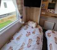 Others 3 8 Birth Static Caravan