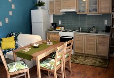 Others 7 Chrismma 1-bed Apt With Private Yard & Parking