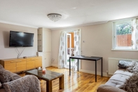 อื่นๆ Baker Street Regent Park 3-bedrooms Garden Flat