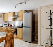 อื่นๆ 3 Baker Street Regent Park 3-bedrooms Garden Flat