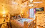 Lainnya 7 Moonshine Ridge Cabin with Hot Tub and Fire Pit