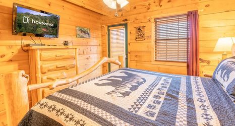 Others 2 Moonshine Ridge Cabin with Hot Tub and Fire Pit