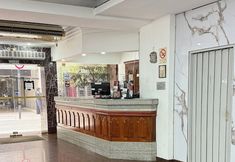 อื่นๆ 2 Diplomat Hotel