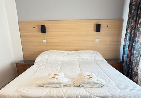 อื่นๆ Diplomat Hotel