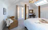 Lainnya 2 Stunning Barn Sleeps 10 With Hot Tub nr Melton