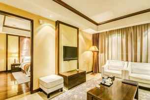 Qian'an Conference Center, Rp 1.087.336