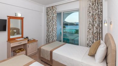 其他 4 Contess By Faros