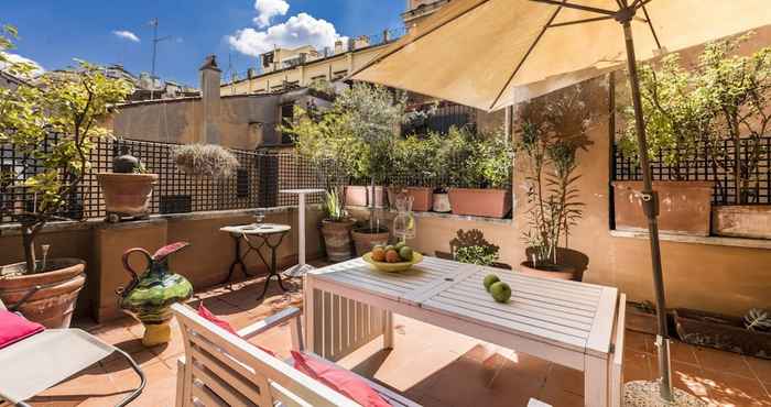 Lain-lain Chiara in Pantheon Apartment With Terrace