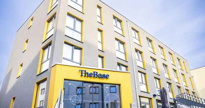 Lainnya The Base Berlin ONE