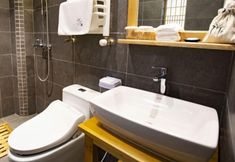 Lain-lain 4 Emei Bamboo Hills Private Hot Spring Hostel