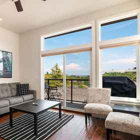 Primary image 1 Seattle Vacation Home - The Port, Seattle Children's Hospital Hotels