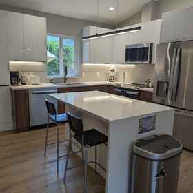 Primary image 1 Seattle Vacation Home - The Newsroom, Hotel Taman SeaTac Utara